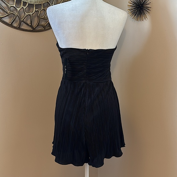 NWT Lulu's Black Pleated Strapless Cutout Romper / Playsuit - Picture 9 of 10